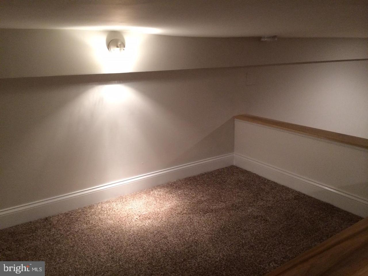 FAIRMOUNT - Residential Lease