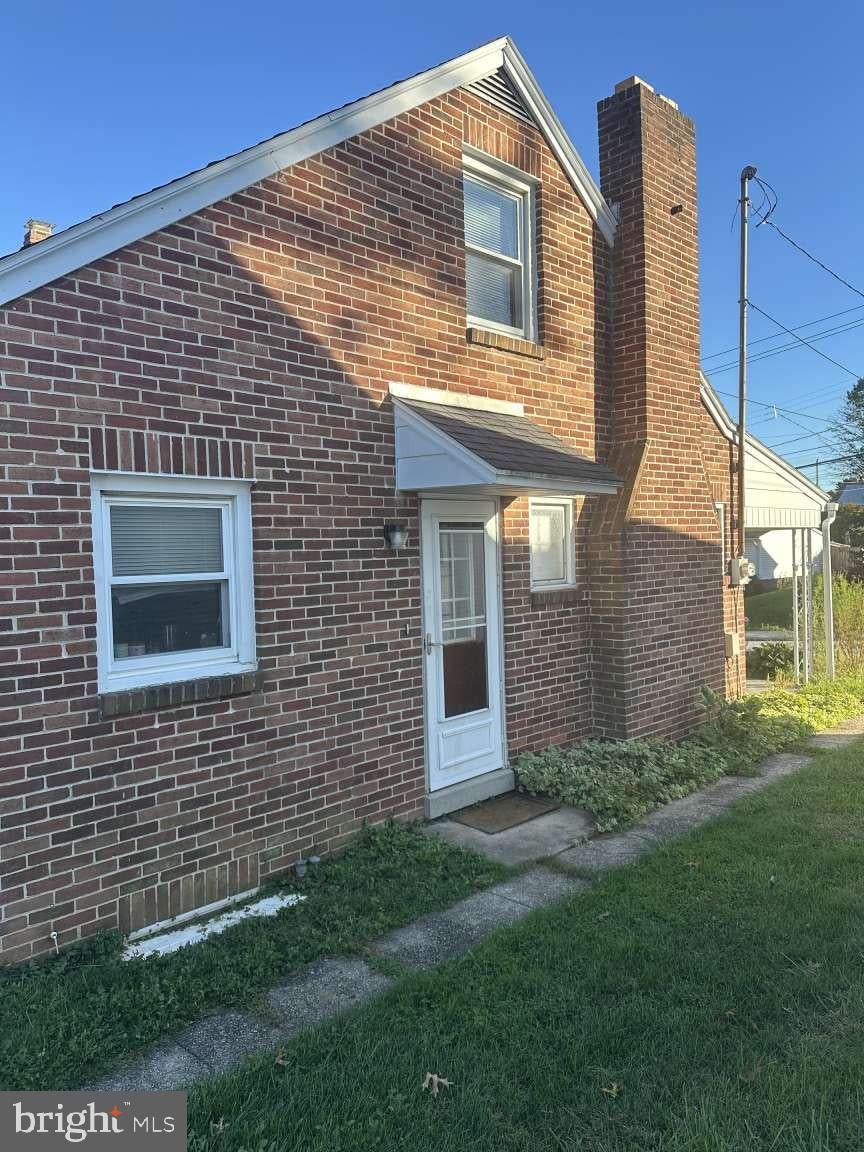 115 W MAPLE STREET