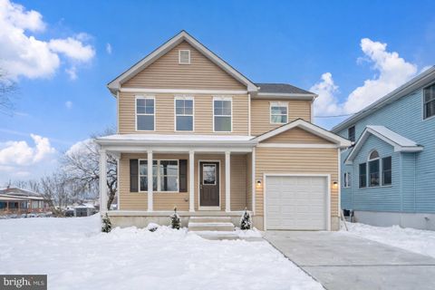 105 W WASHINGTON AVENUE MAGNOLIA NJ 08049