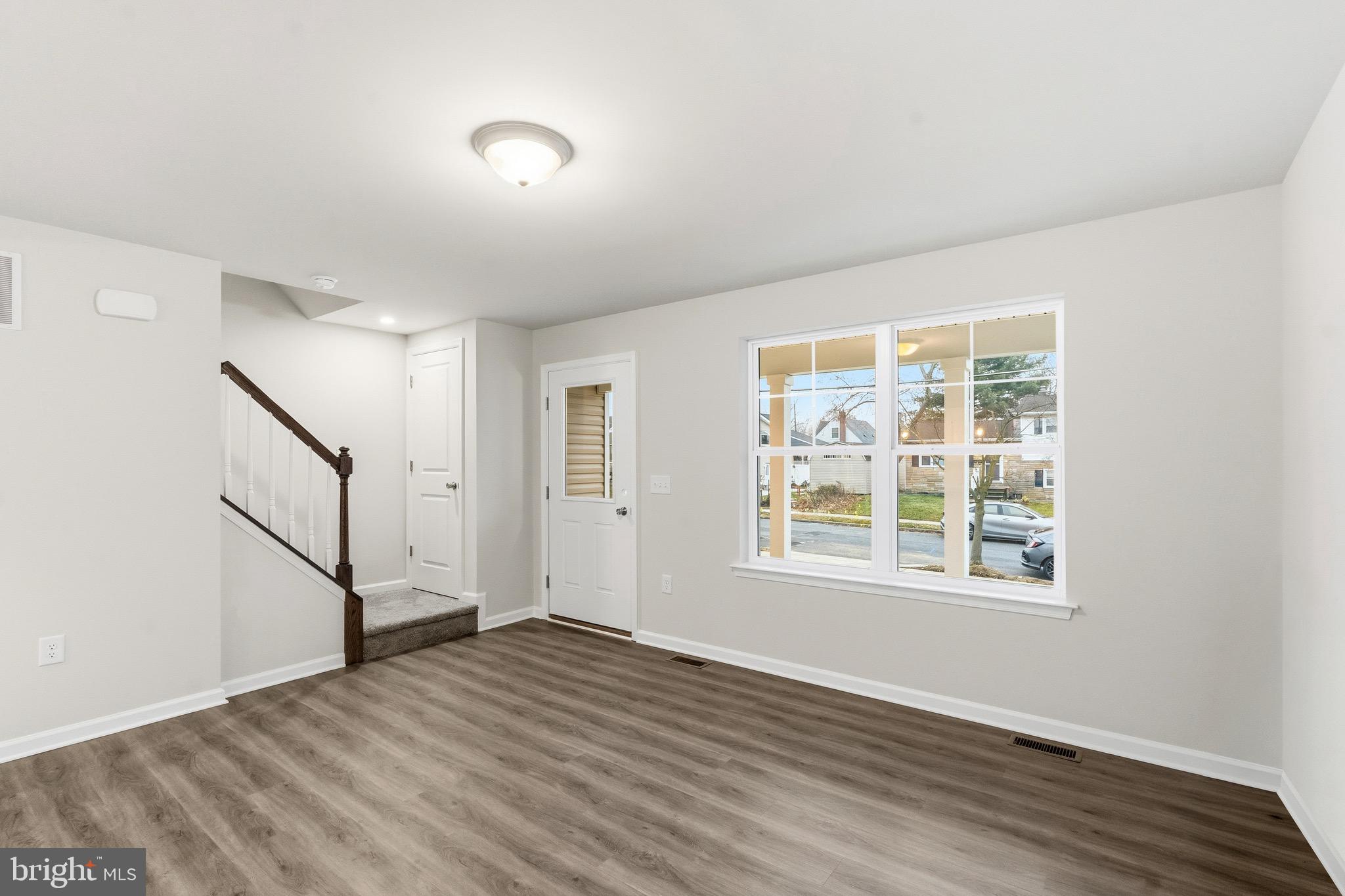 105 W WASHINGTON AVENUE