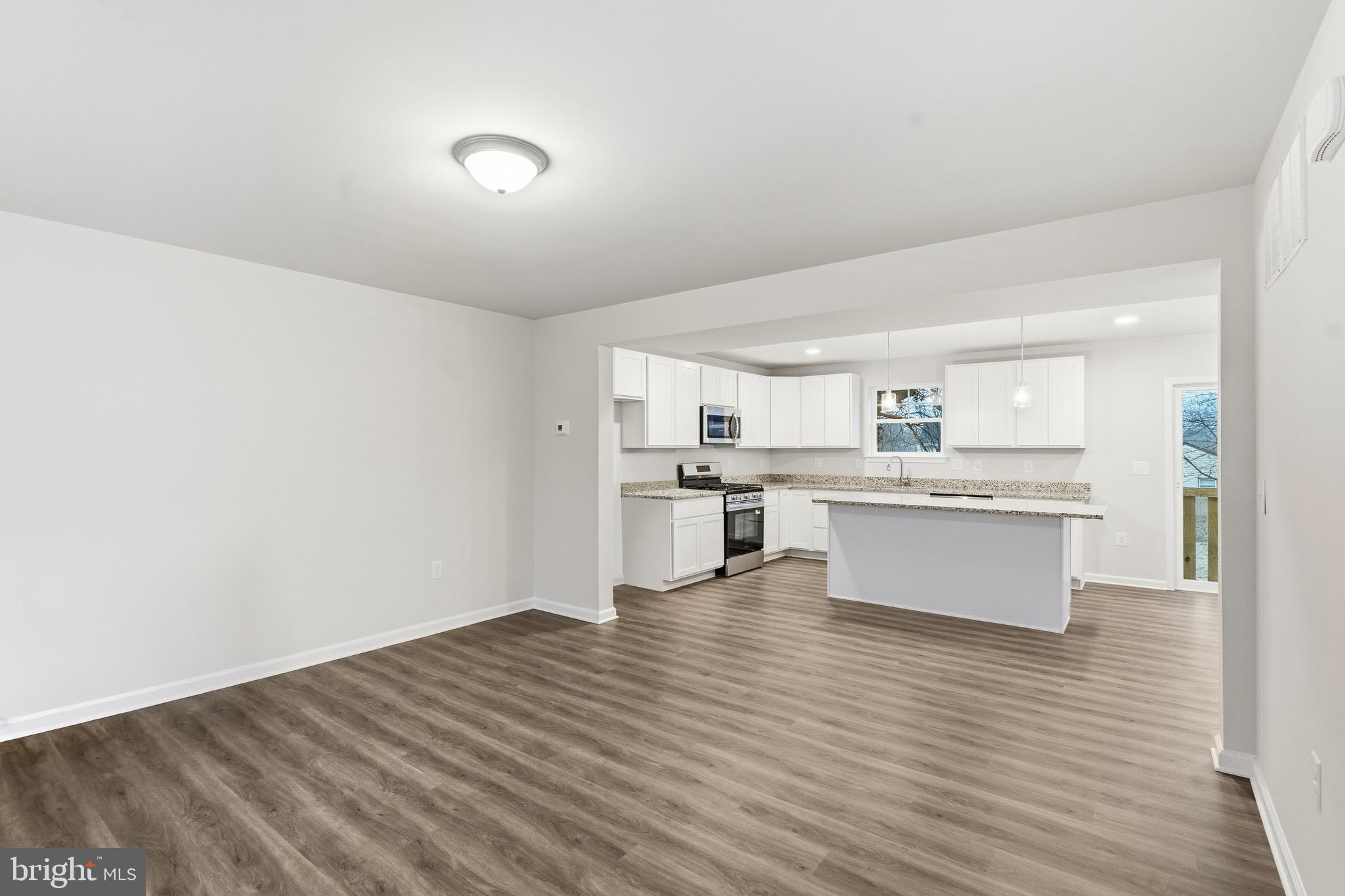 105 W WASHINGTON AVENUE