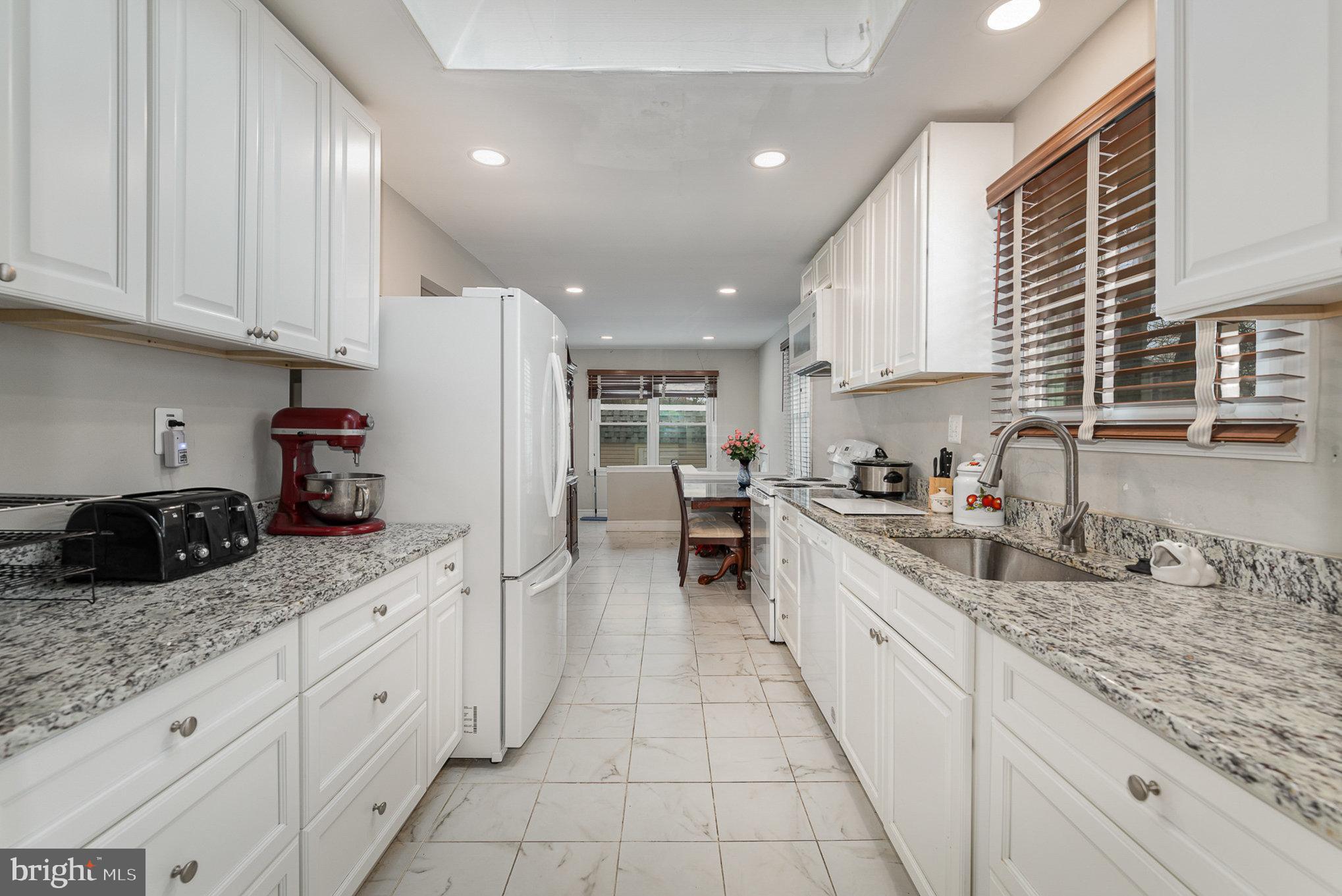 EDGEWOOD PARK - Residential