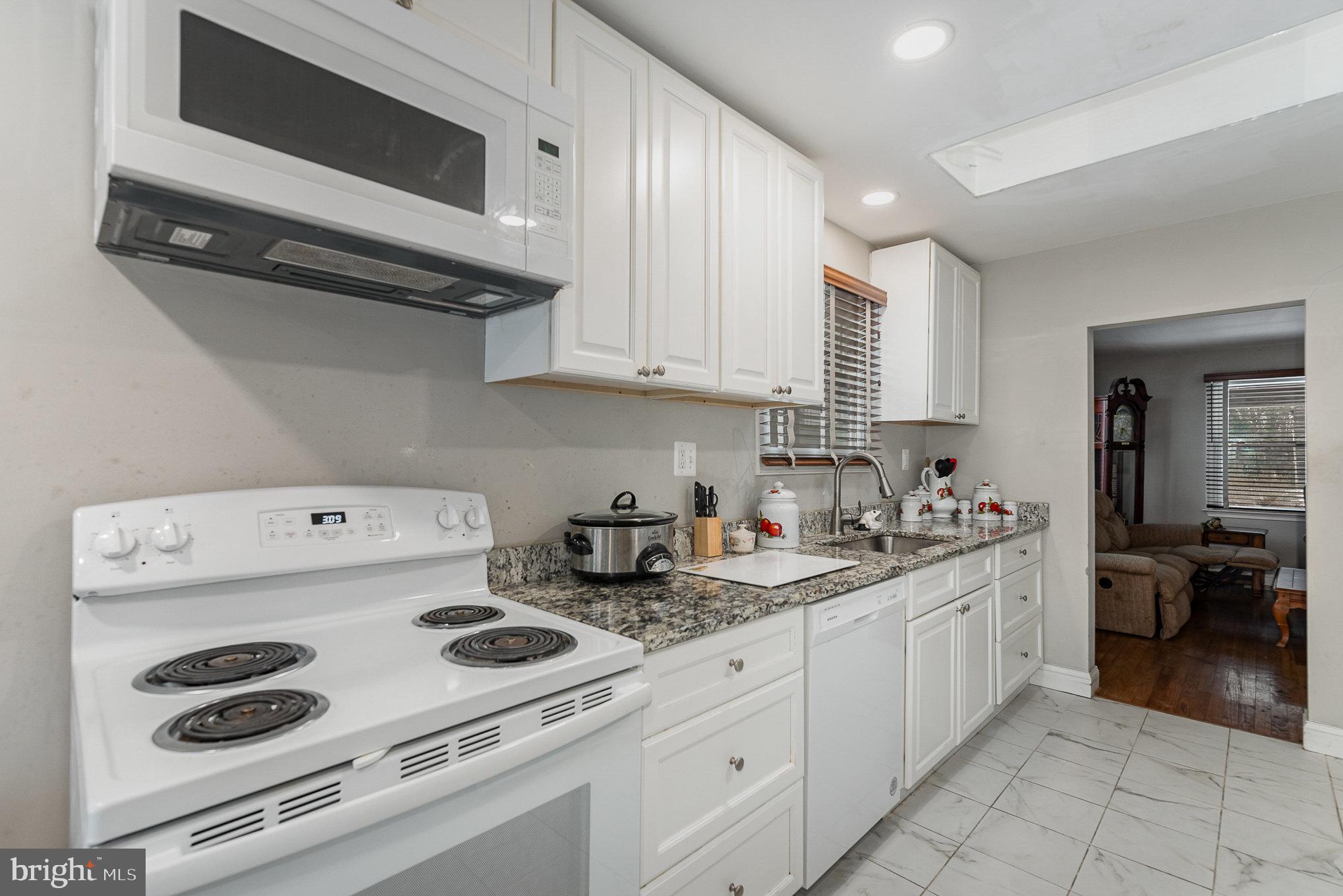 EDGEWOOD PARK - Residential