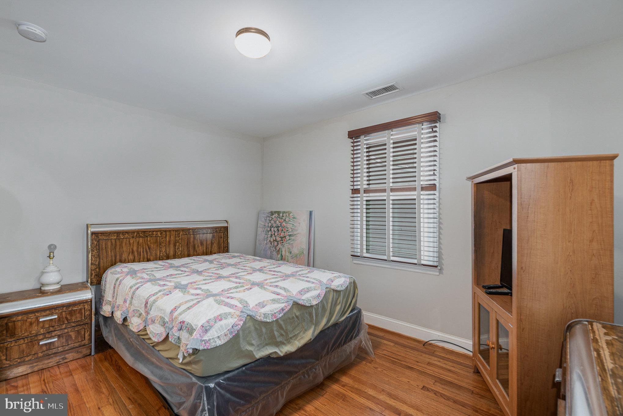 EDGEWOOD PARK - Residential