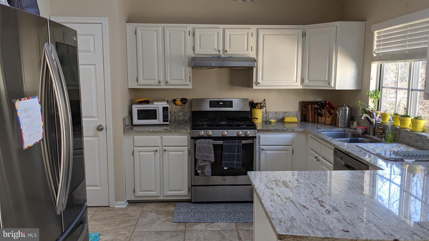 FOXRIDGE - Residential Lease