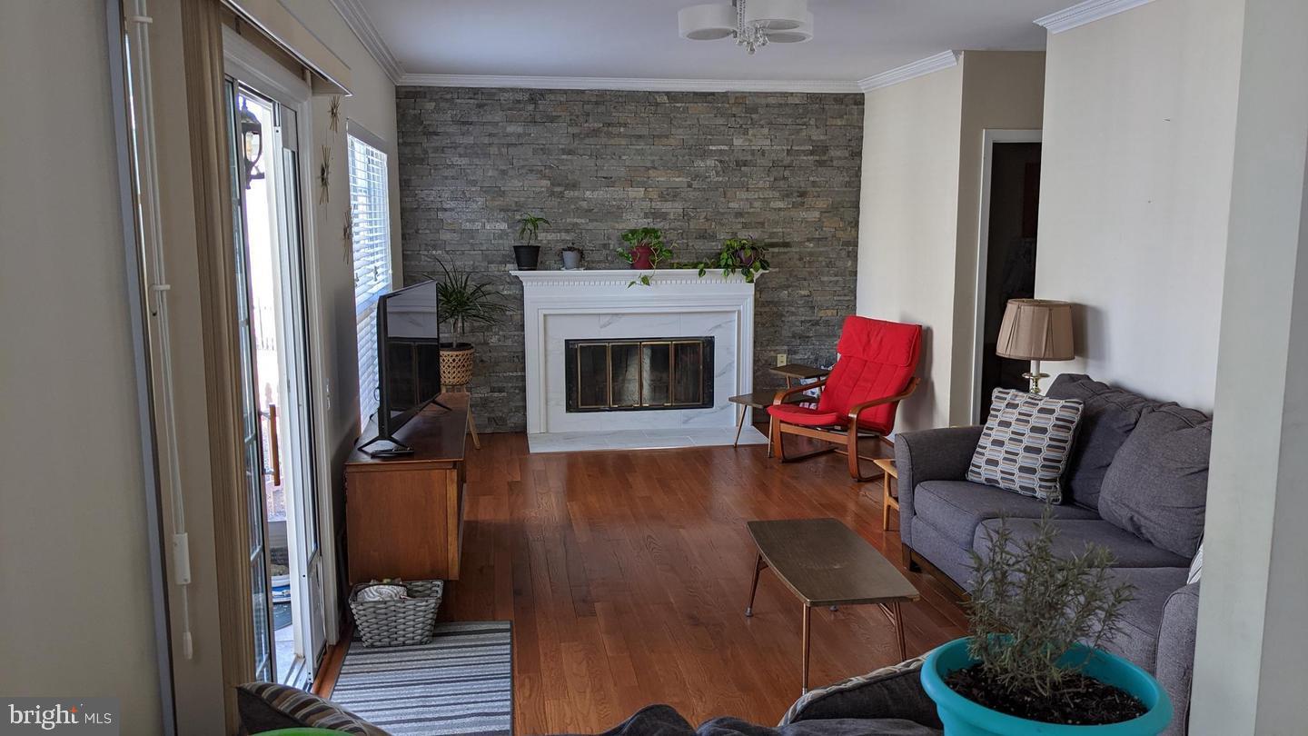 FOXRIDGE - Residential Lease