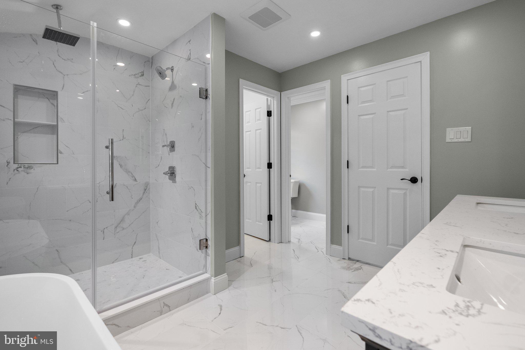 RIVER KNOLL - Residential