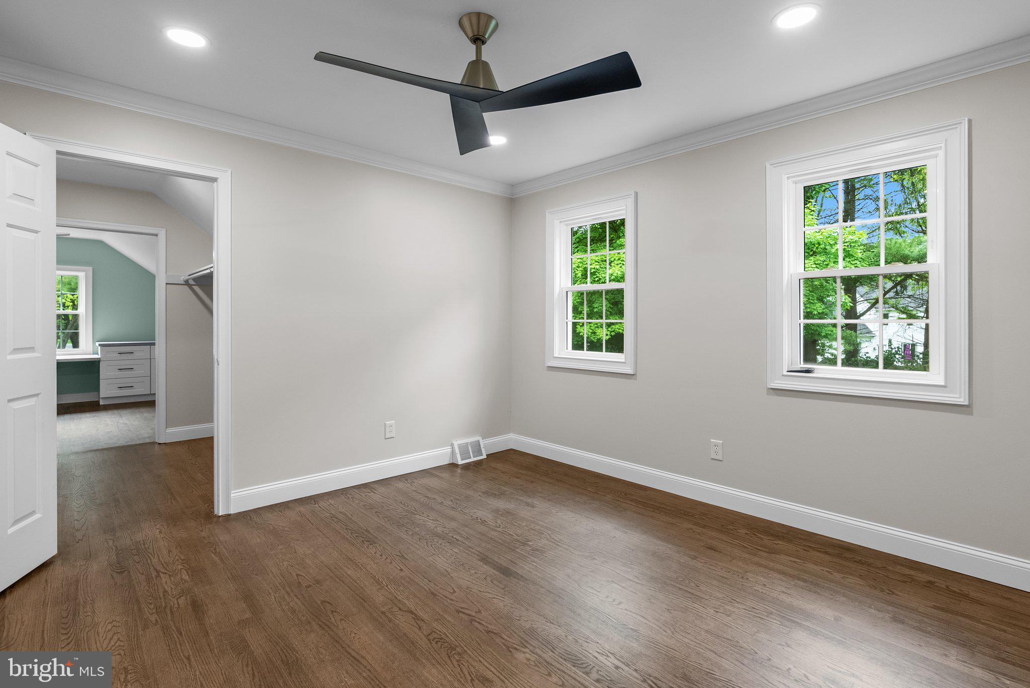 RIVER KNOLL - Residential