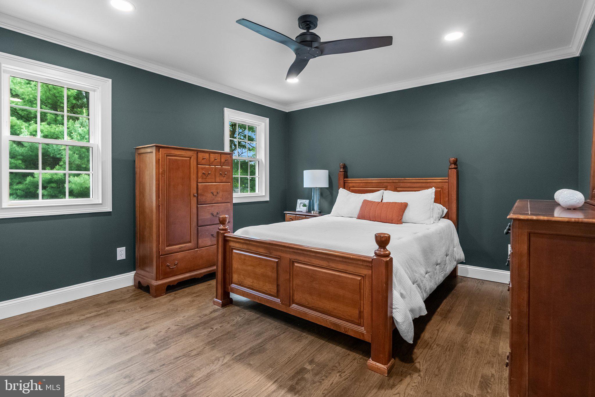 RIVER KNOLL - Residential