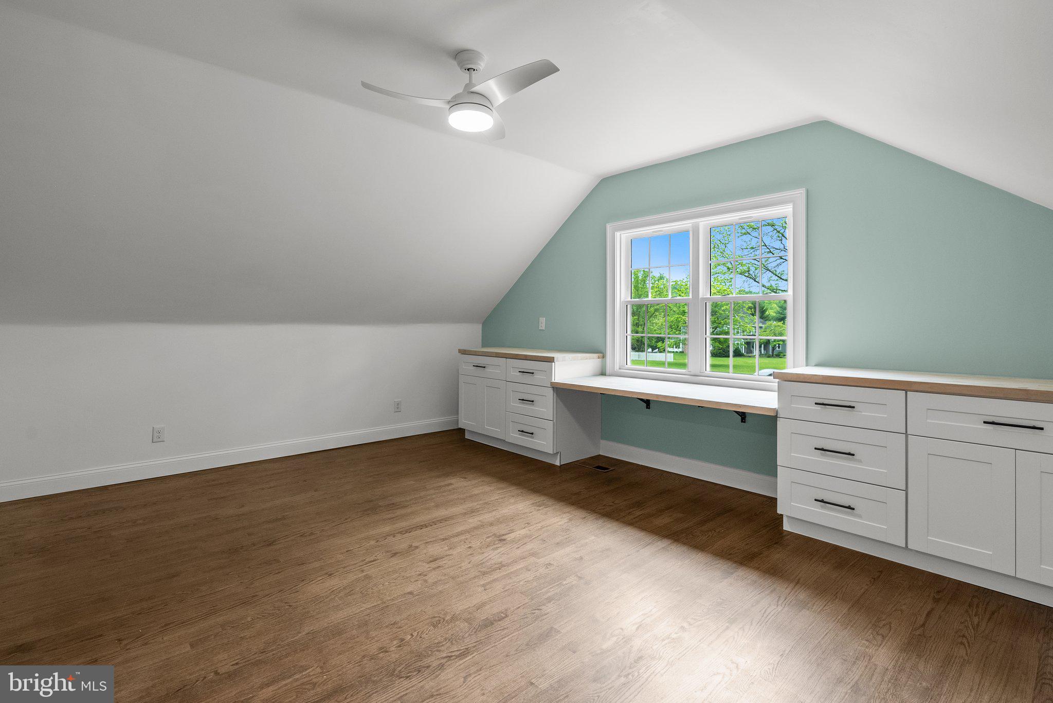 RIVER KNOLL - Residential