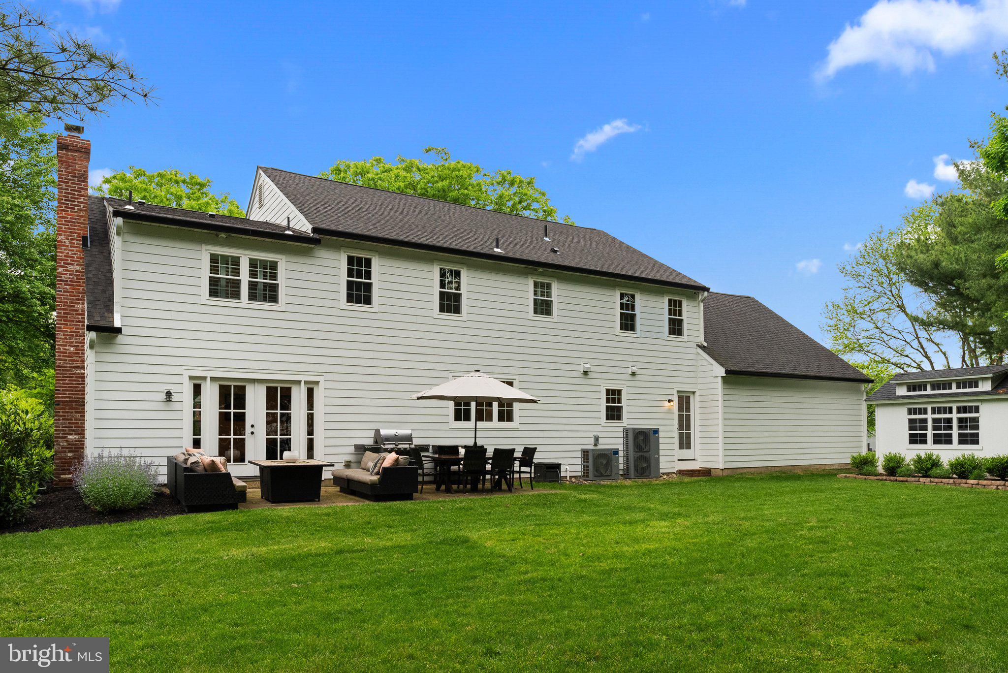 RIVER KNOLL - Residential