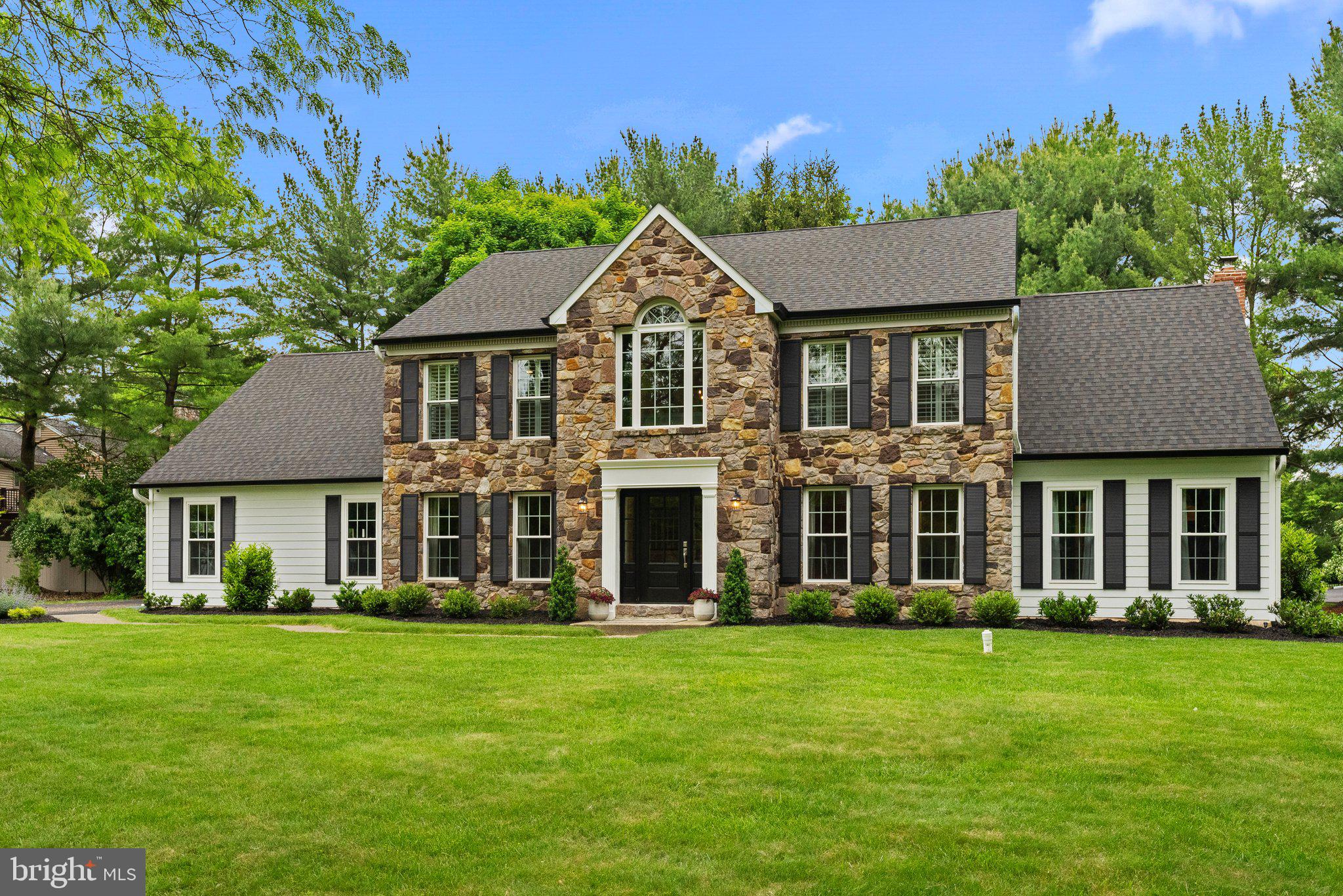 RIVER KNOLL - Residential