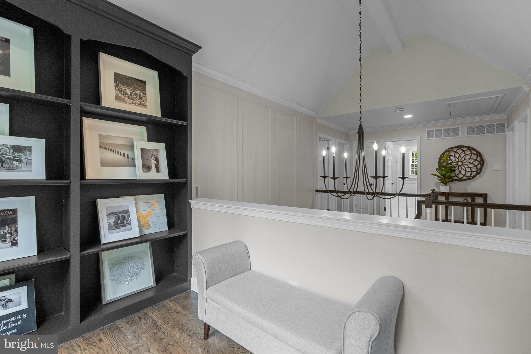 RIVER KNOLL - Residential