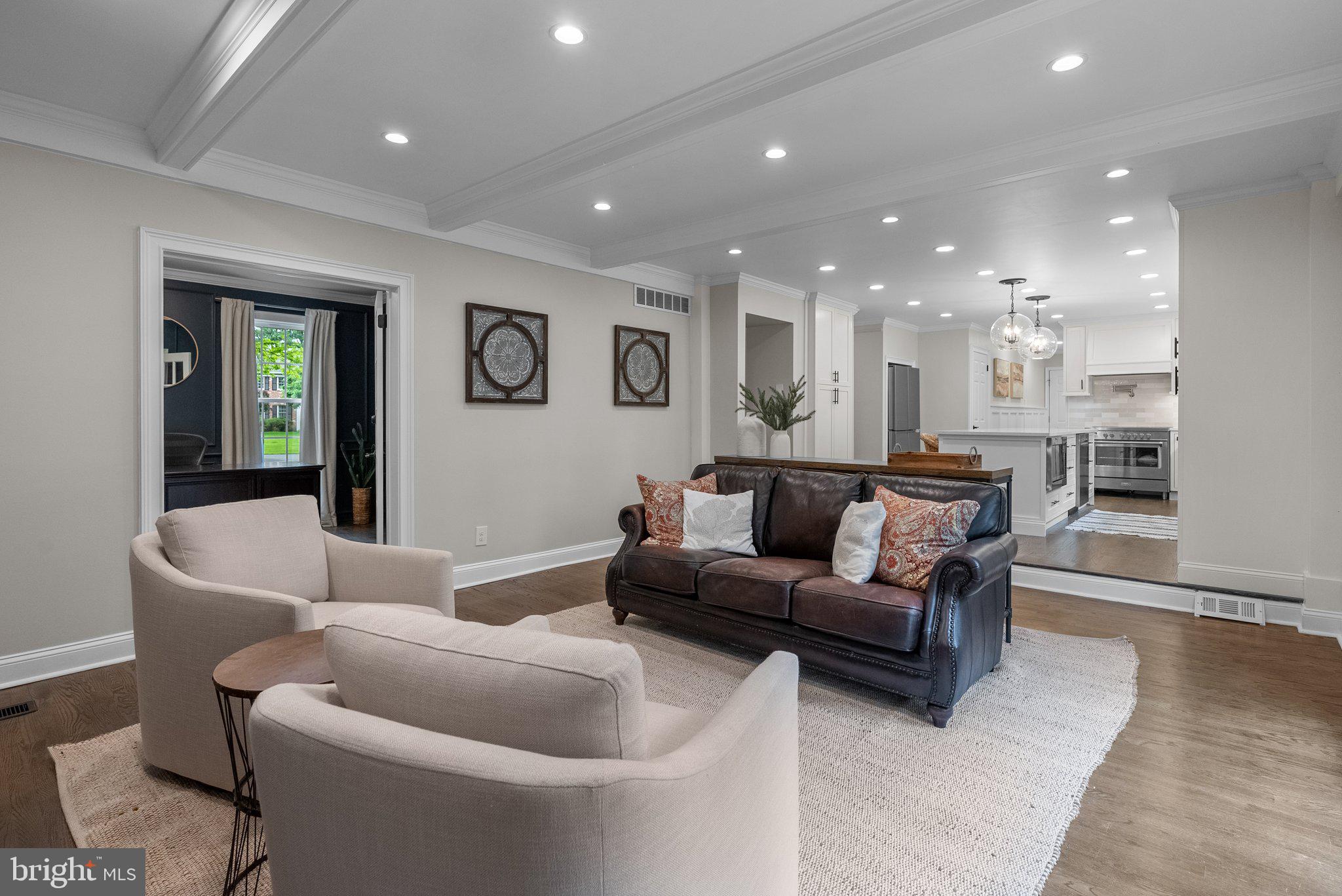 RIVER KNOLL - Residential