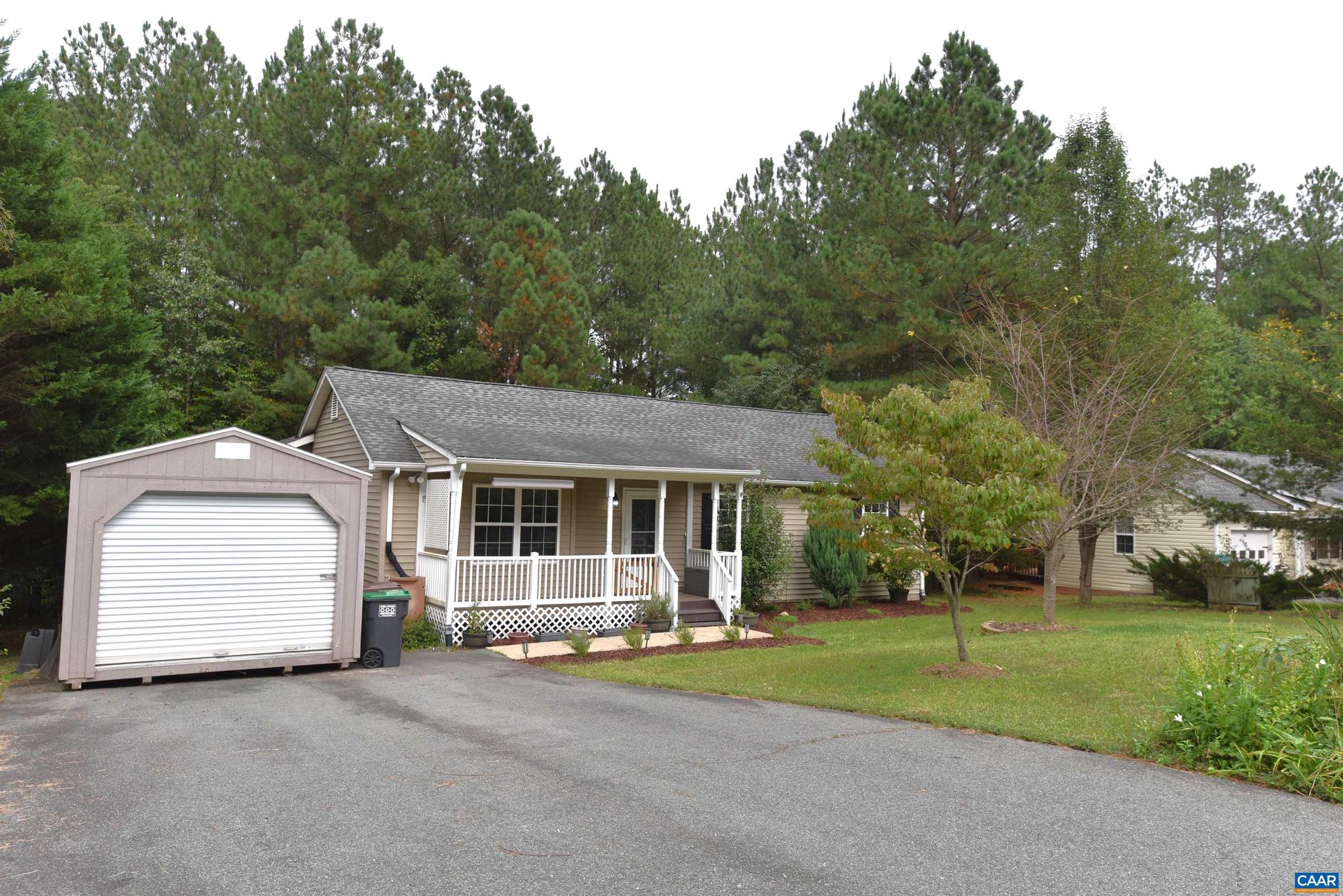 LAKE MONTICELLO - Residential