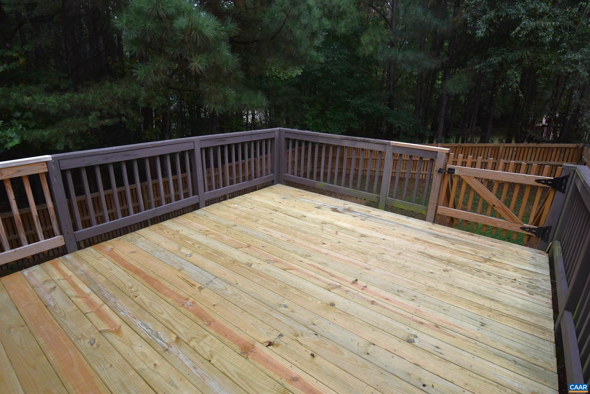 LAKE MONTICELLO - Residential