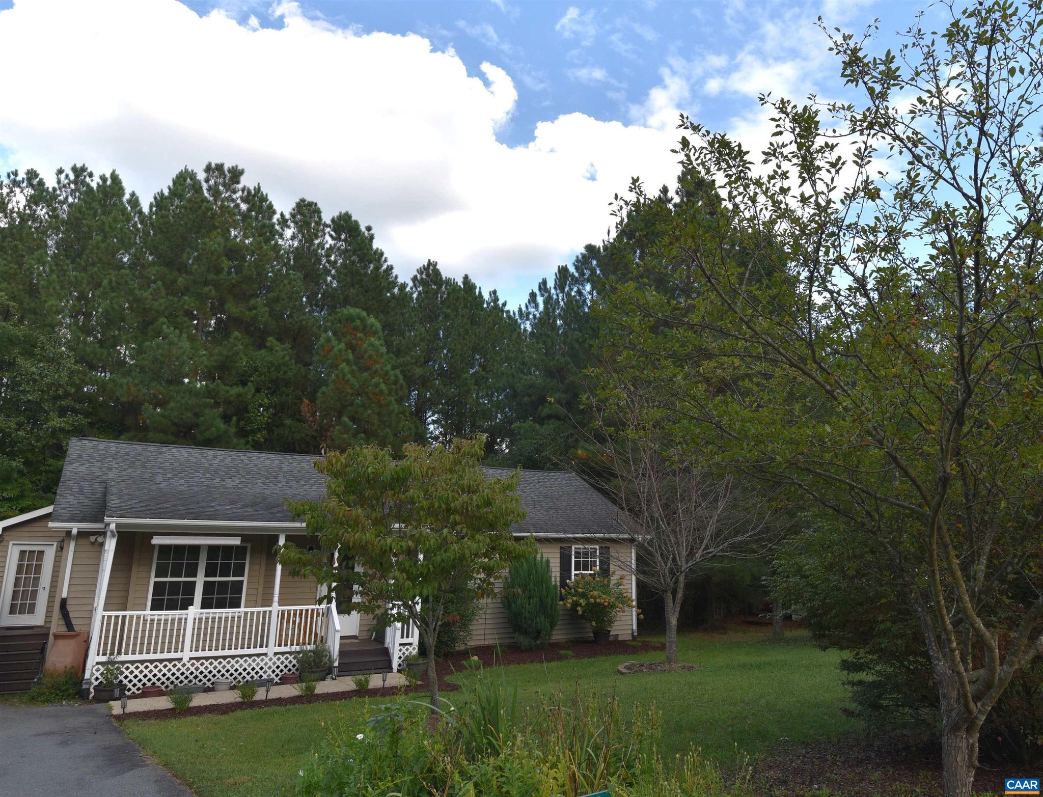 LAKE MONTICELLO - Residential