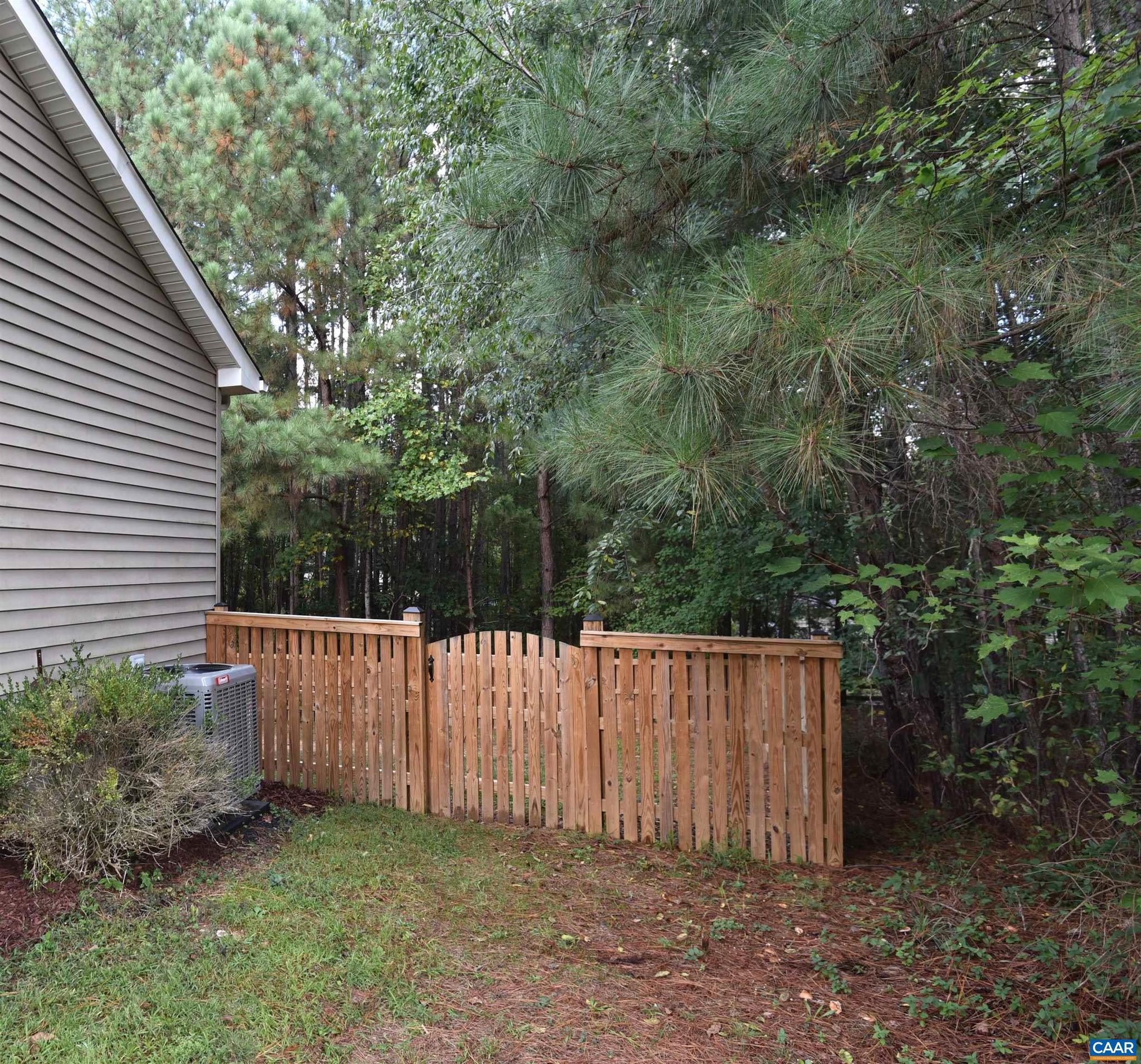 LAKE MONTICELLO - Residential