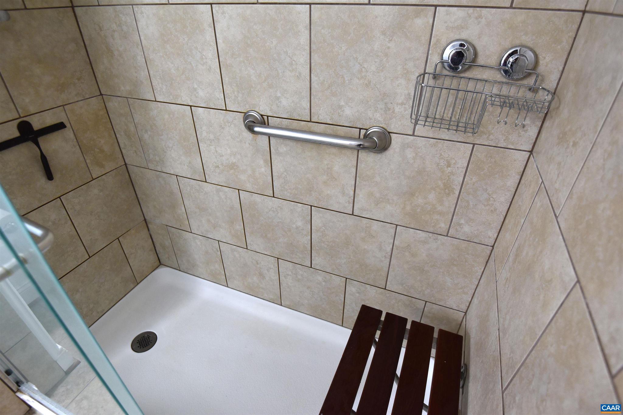 LAKE MONTICELLO - Residential