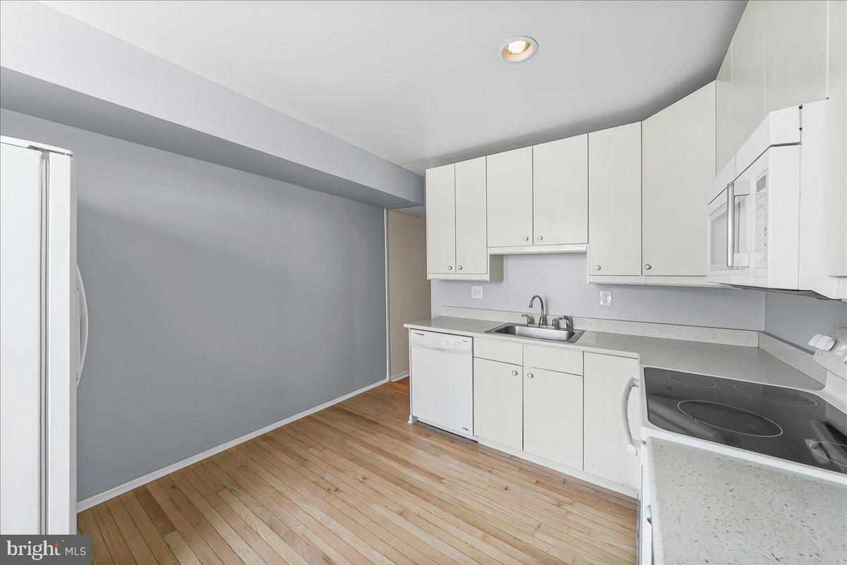 140 W SIXTH STREET