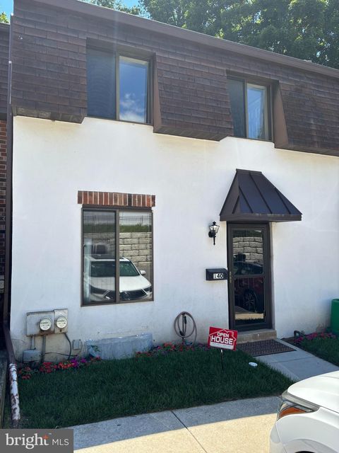 Townhouse For Sale - 140 W Sixth Street<br/> MEDIA, PA 19063