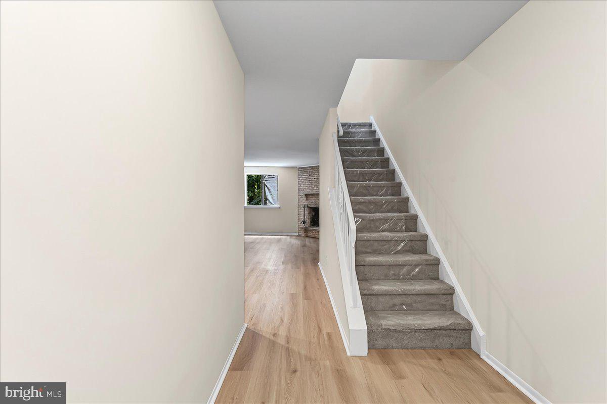 140 W SIXTH STREET