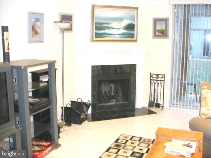 SOUTHAMPTON - Residential Lease