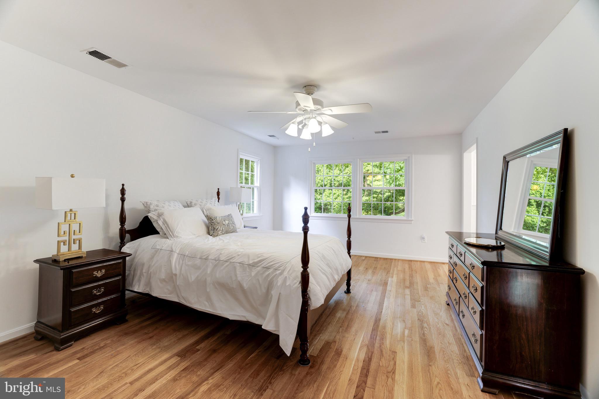 MC LEAN HUNT ESTATES - Residential