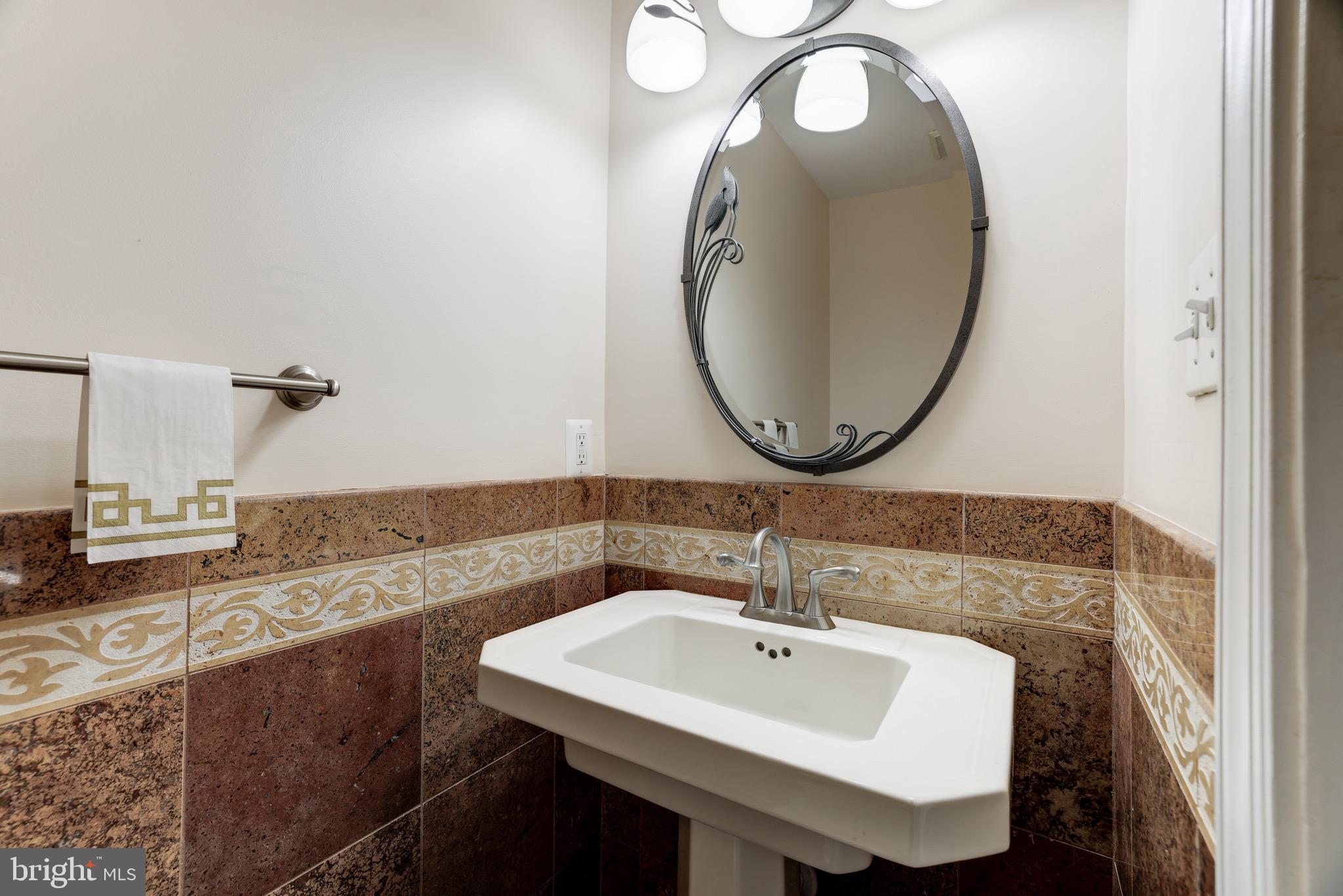 MC LEAN HUNT ESTATES - Residential