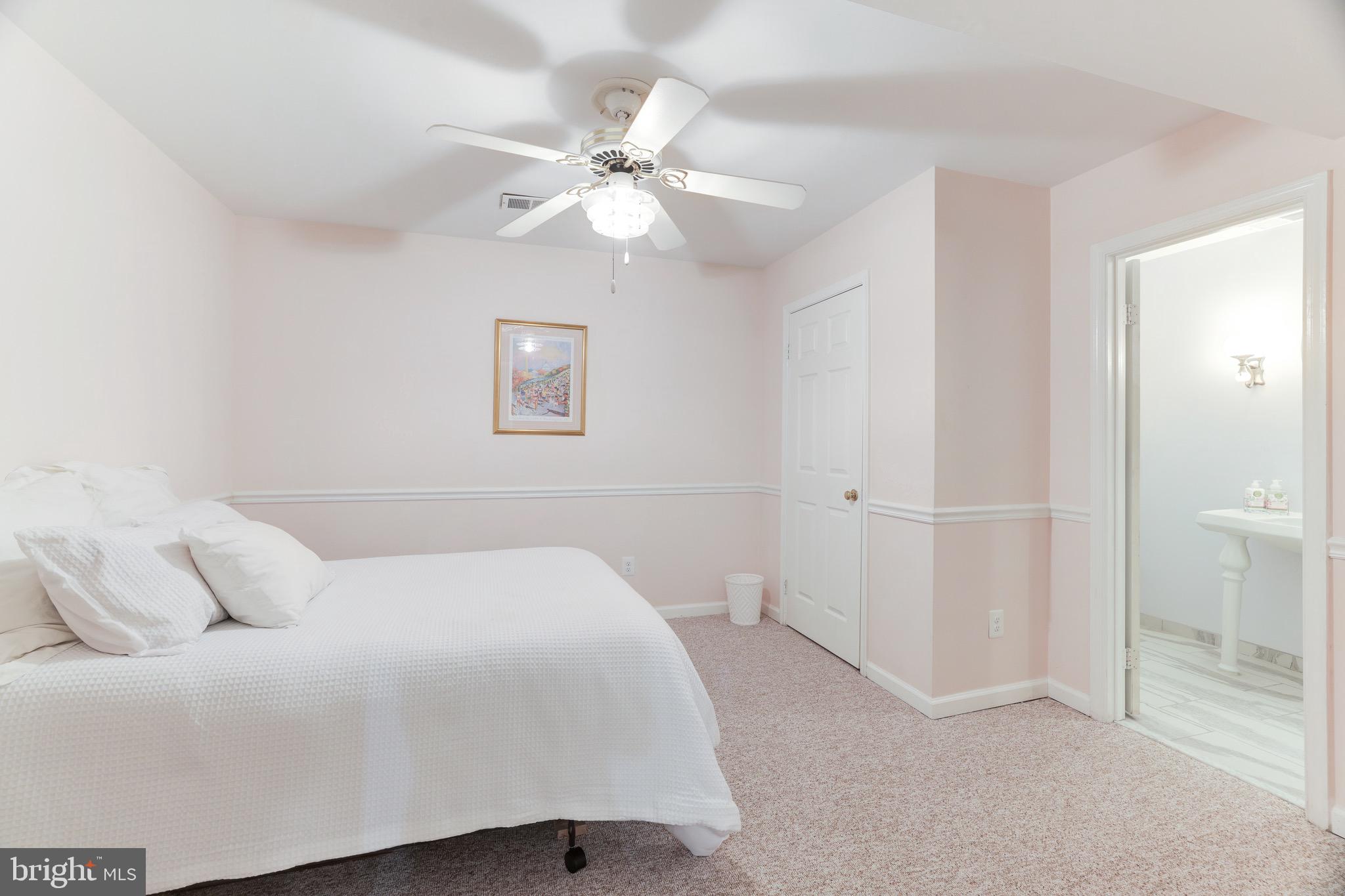 MC LEAN HUNT ESTATES - Residential