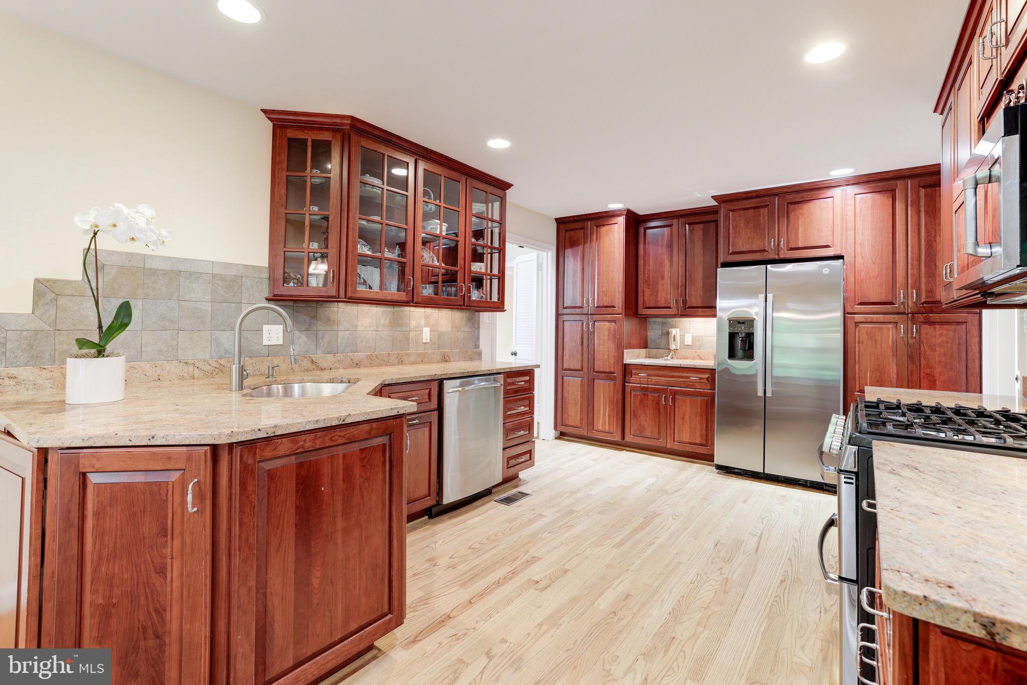 MC LEAN HUNT ESTATES - Residential