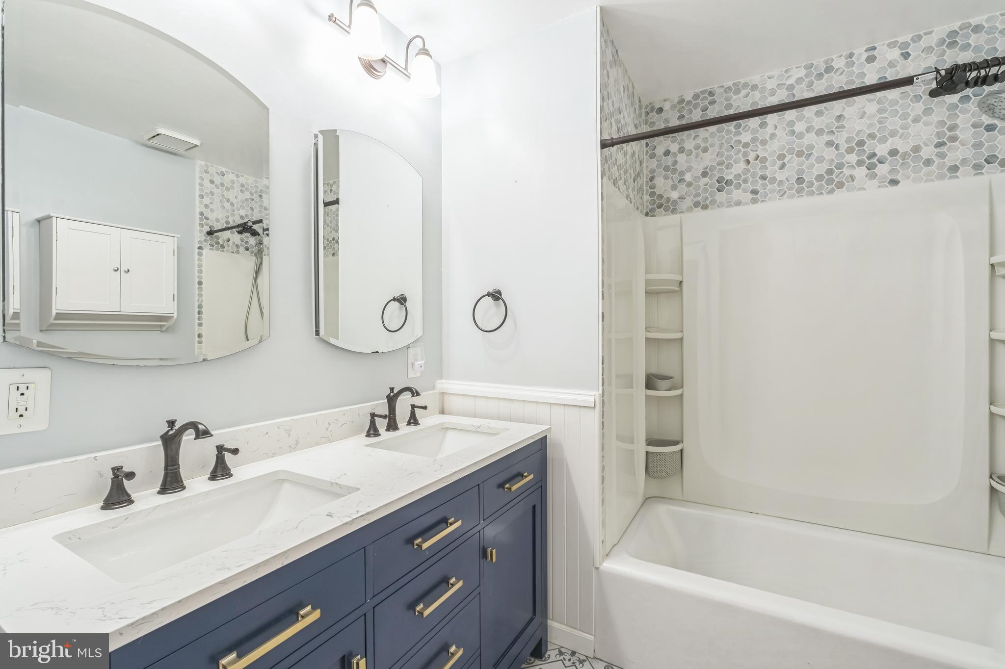 HARBORS OF NEWPORT - Residential