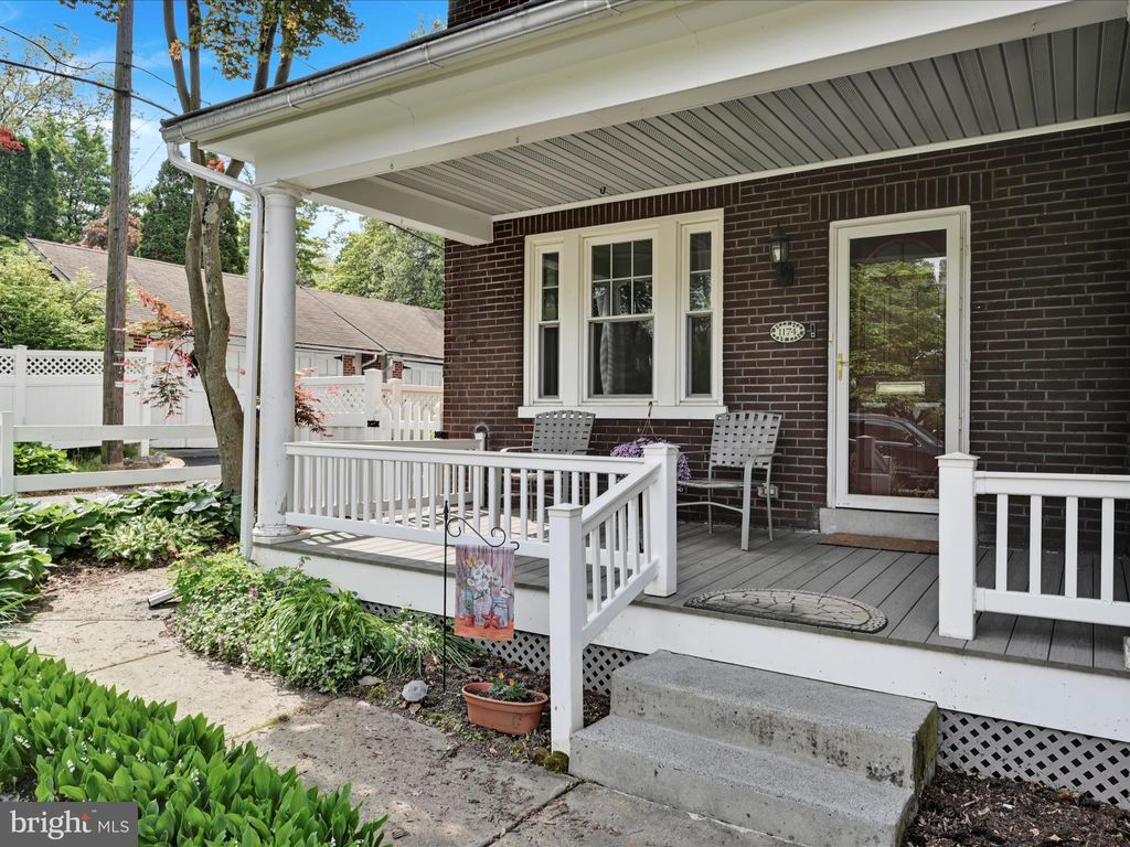 Photo of 1174 MAPLE AVE, LANCASTER, PA 17603 (MLS # PALA2034156)