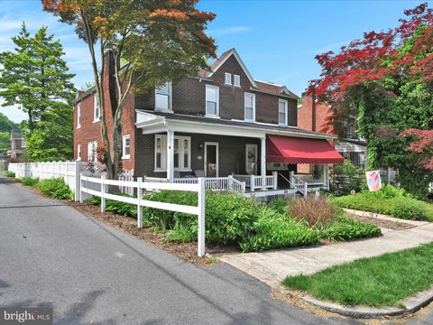 Photo of 1174 MAPLE AVE, LANCASTER, PA 17603 (MLS # PALA2034156)