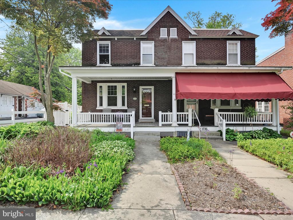 Photo of 1174 MAPLE AVE, LANCASTER, PA 17603 (MLS # PALA2034156)