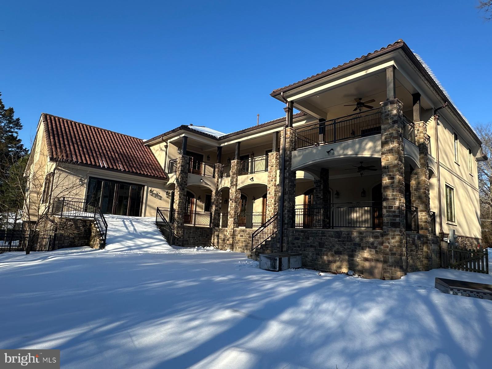 SANPINE SPRINGS - Residential