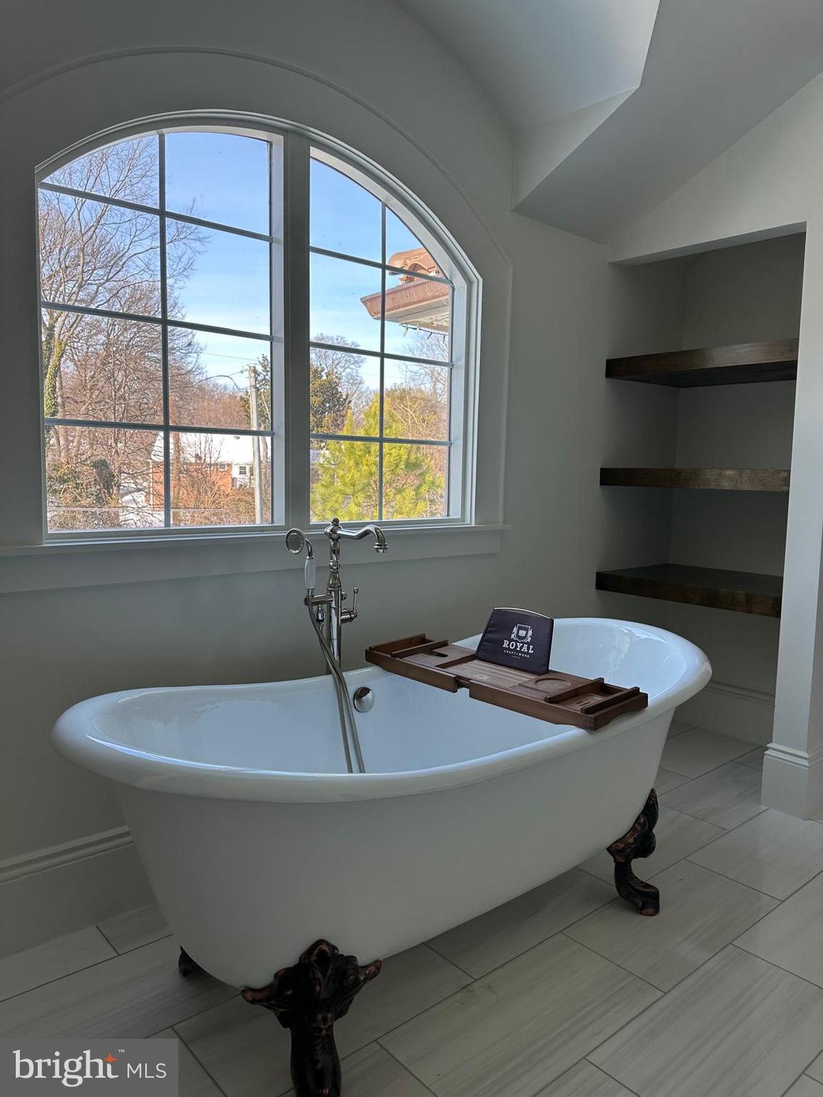 SANPINE SPRINGS - Residential