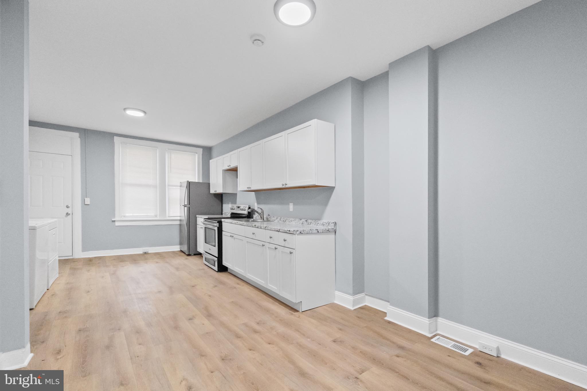 ASHLAND PARK MEWS - Residential