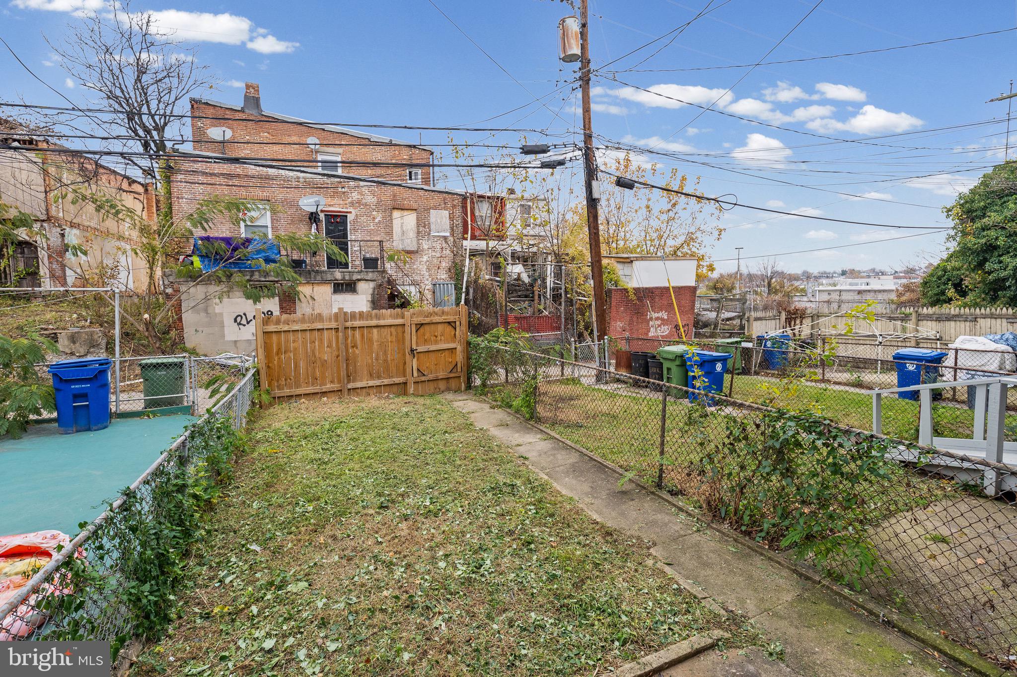 ASHLAND PARK MEWS - Residential