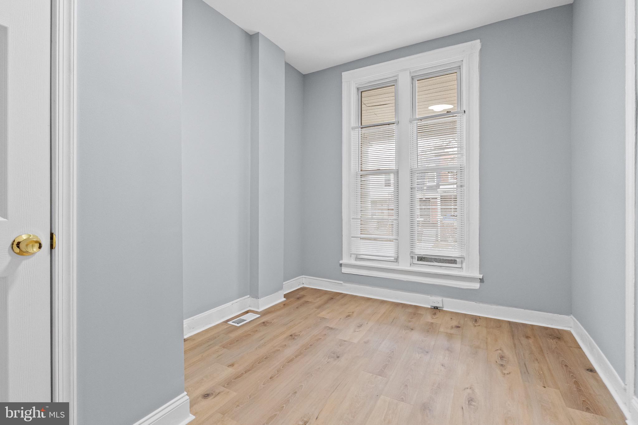 ASHLAND PARK MEWS - Residential