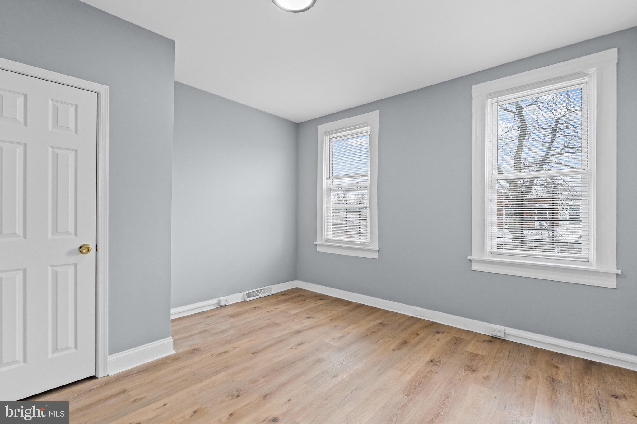 ASHLAND PARK MEWS - Residential