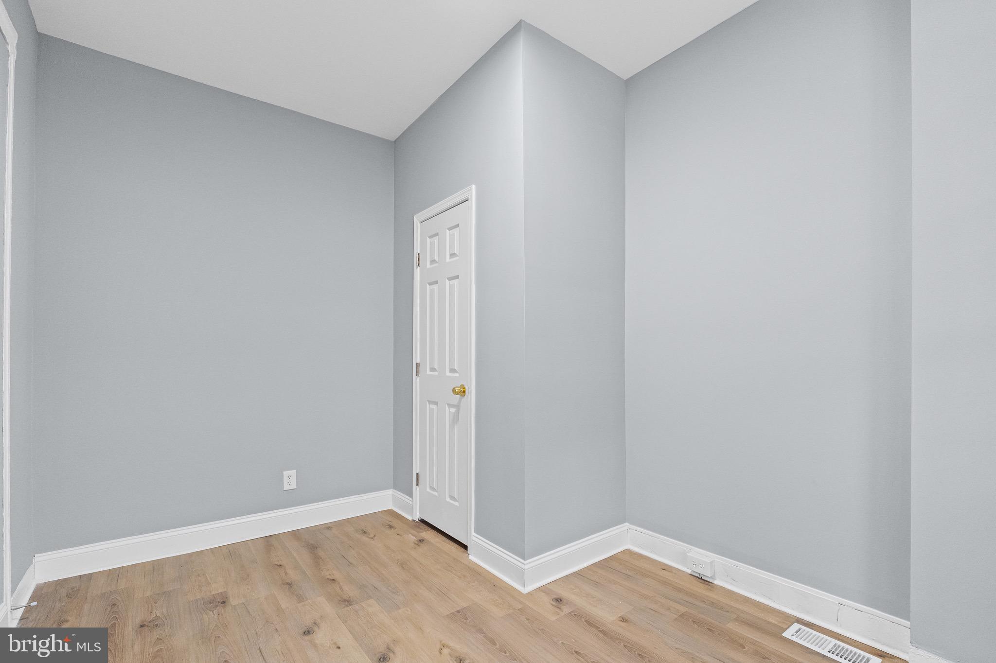 ASHLAND PARK MEWS - Residential