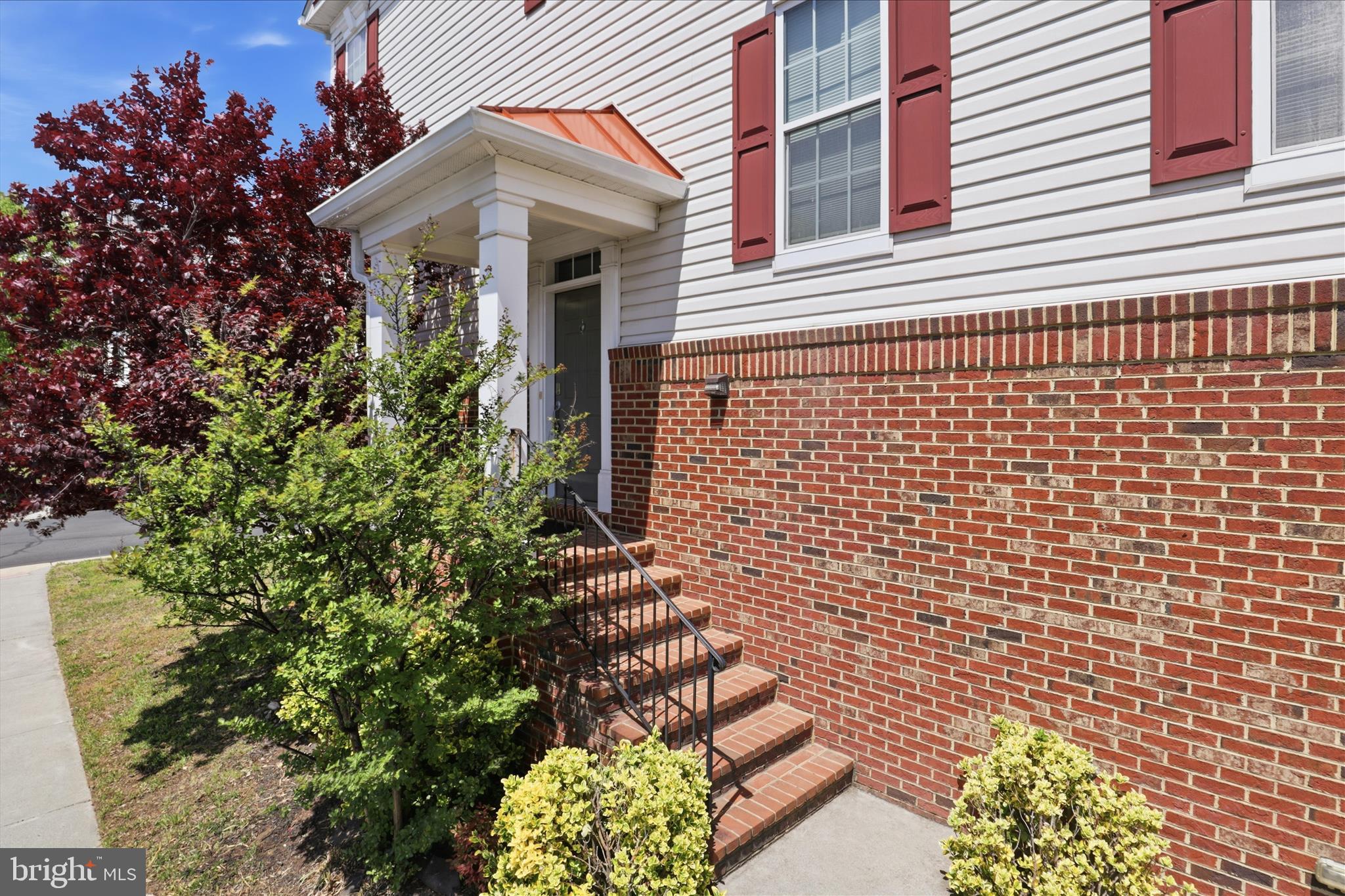 STRATSHIRE CROSSING - Residential