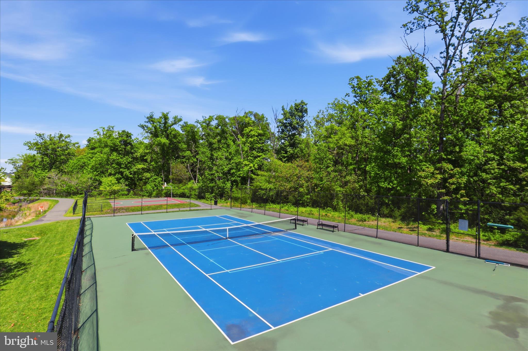 STRATSHIRE CROSSING - Residential