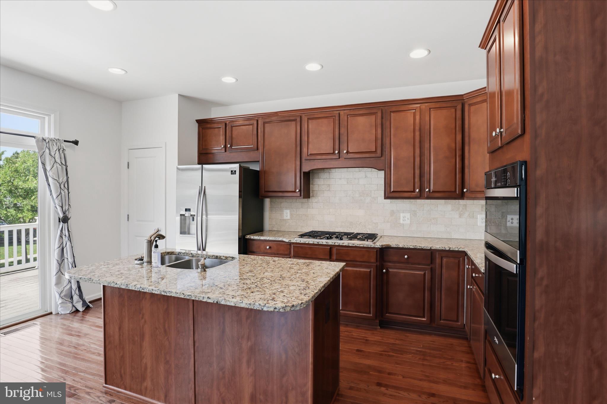 STRATSHIRE CROSSING - Residential