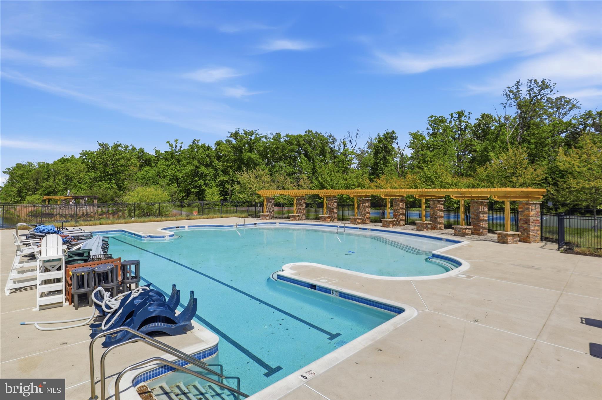 STRATSHIRE CROSSING - Residential