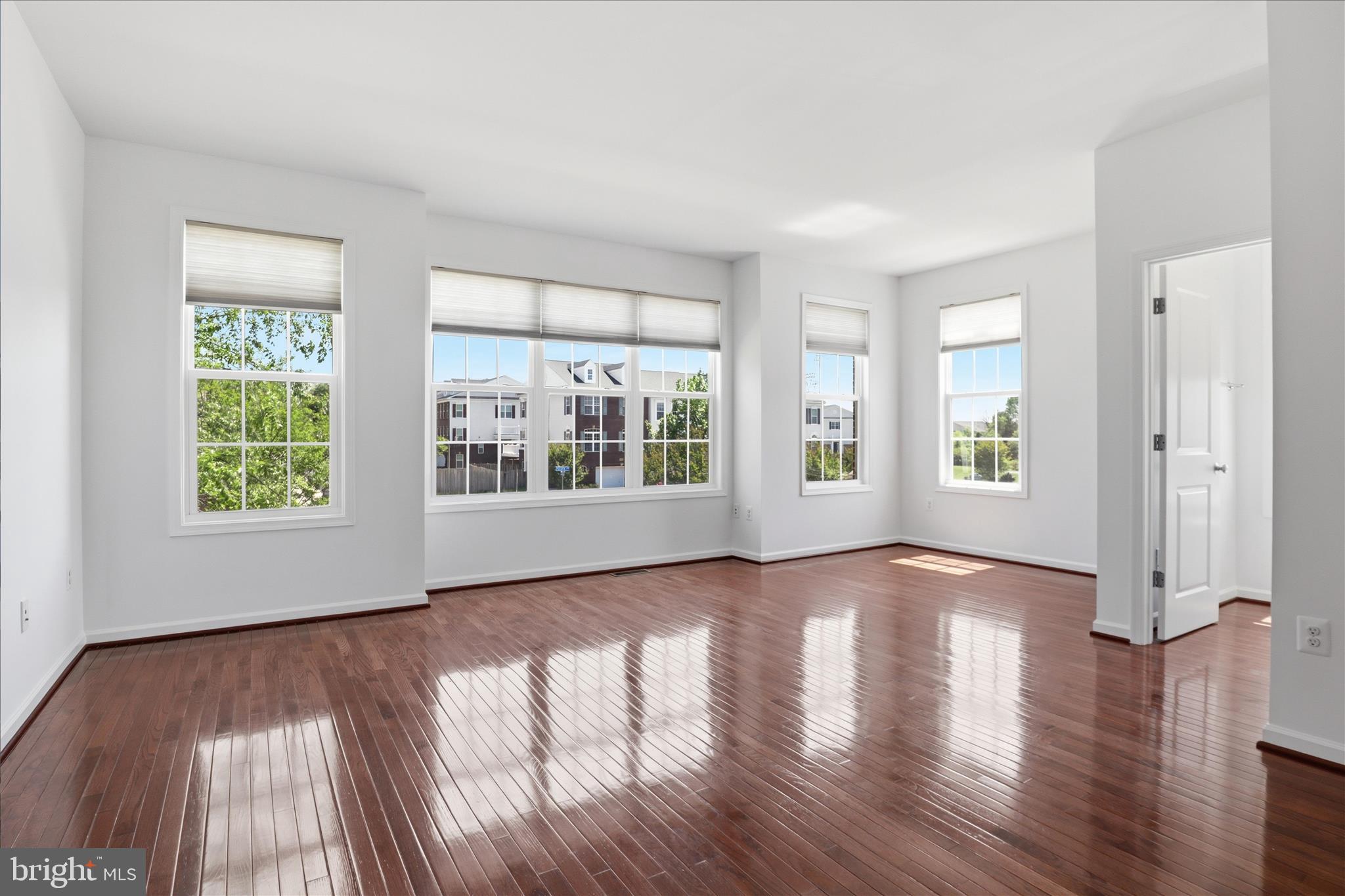 STRATSHIRE CROSSING - Residential