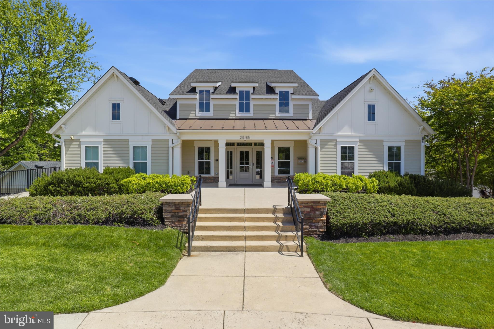 STRATSHIRE CROSSING - Residential