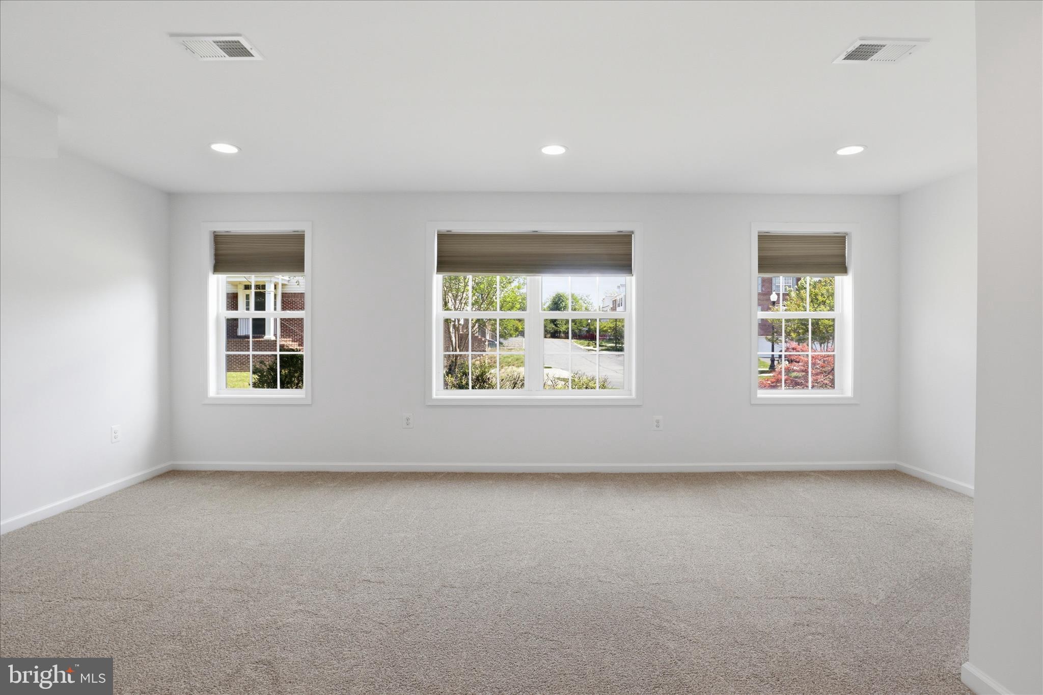 STRATSHIRE CROSSING - Residential