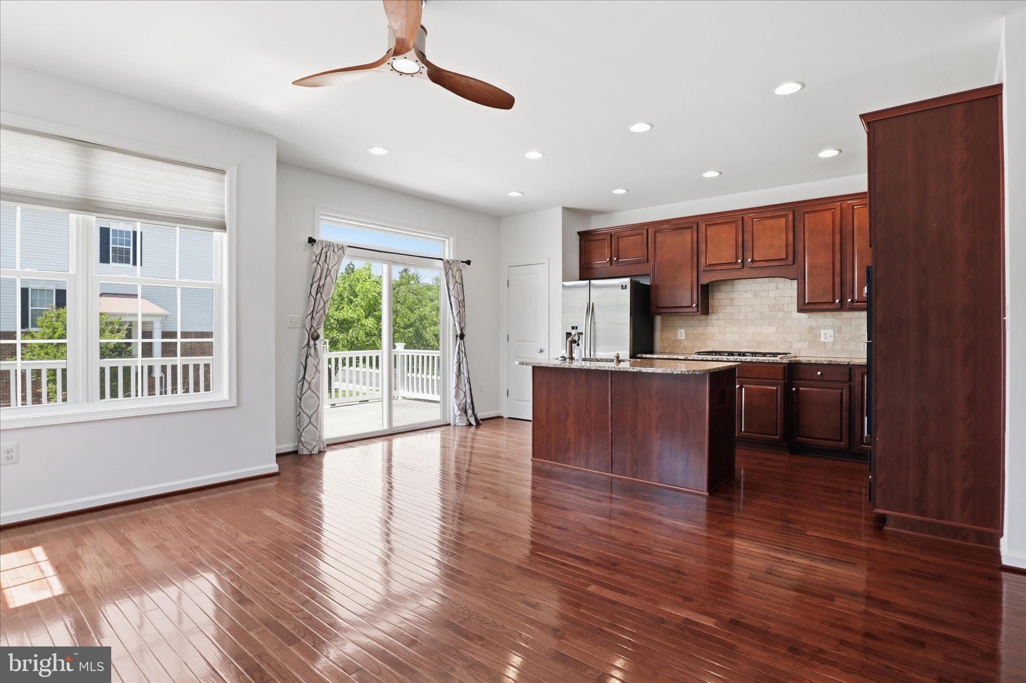 STRATSHIRE CROSSING - Residential